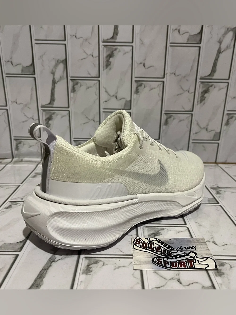 Nike ZoomX Invincible Run Flyknit 3 Running Shoes White Silver Training Womens 6